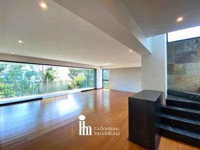 Venta de Departamento en Santiago de Surco - Lima 4 Dormitorios