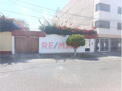 Se Vende Linda Casa En Urb Pescaserolli