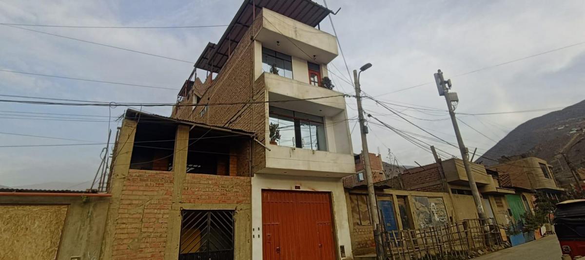 Venta de Casa en Carabayllo - Lima 5 Dormitorios 