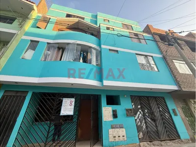 Venta De Casa Con 7 Departamentos + Cochera Smp