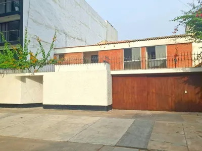 Alquiler de Casa en Santiago de Surco - Lima 5 Dormitorios 
