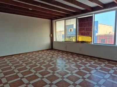 Alquiler De Amplia Oficina En 3Er Piso