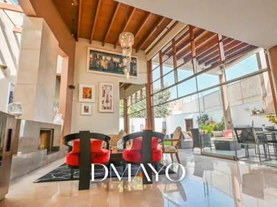 Venta de Casa en Santiago de Surco - Lima 5 Dormitorios