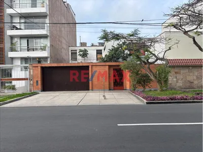Oportunidad De Inversión 296M - Casa En Venta Como Terreno En Surco