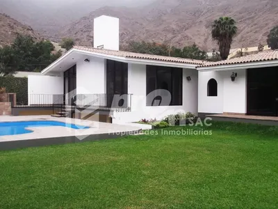 Venta de Casa en La Molina - Lima 4 Dormitorios