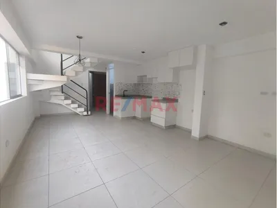 Vendo Triplex De Estreno En Los Jardines Del Naranjal - Smp