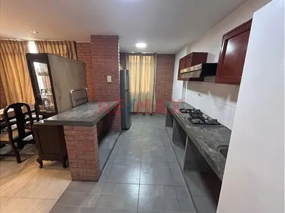 Se Vende Departamento De 122.5 M2 Paradero 21 De Las Flores S.J.L