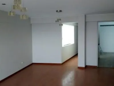 Venta de Departamento en Santiago de Surco - Lima 3 Dormitorios