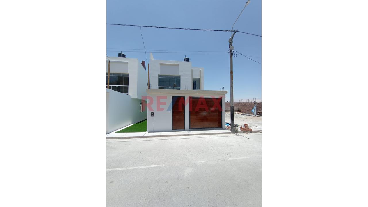 Casa De Estreno En Venta