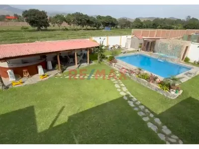 Se Vende Linda Casa De Campo Y Playa                        Totalmente Amoblada Y Equipada                                         En Bujama Alta (Km 92.5 Panamericana Sur)