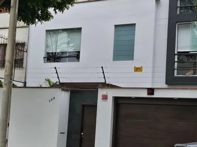 Venta de Casa en Miraflores - Lima 4 Dormitorios
