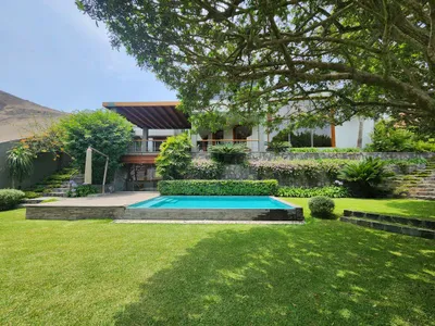 Venta de Casa en Santiago de Surco - Lima 4 Dormitorios