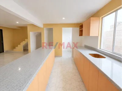 ¡Gran Oportunidad! Departamento Duplex En Urb Alpamayo - Limite Con La Molina