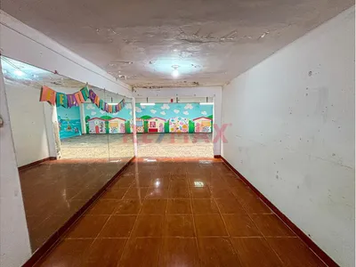 Venta De Casa Como Terreno De 200M2 En San Juan De Miraflores