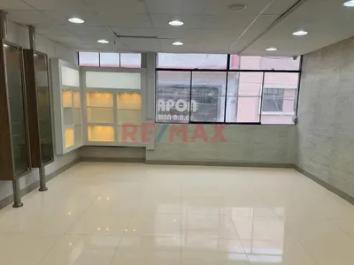 🚨 Oportunidad De Inversión En El Corazón De Centro De Lima 🚨 ¿Buscas Un Espacio Estratégico, Rentable Y Con Alto Tránsito Asegurado? Este Local Comercial De 40 M² Es La Oportunidad Que Estabas Espe