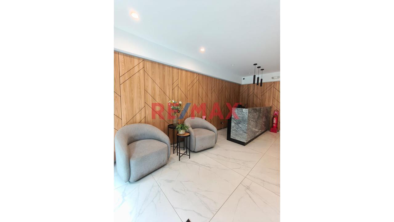 Venta De Moderno Departamento Frente A Parque En Lince Límite Con San Isidro