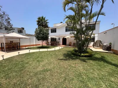 Venta de Casa en Santiago de Surco - Lima 5 Dormitorios
