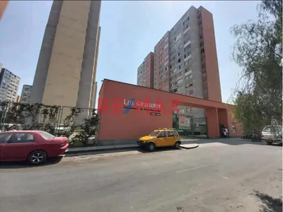 Venta de Departamento en Comas - Lima 3 Dormitorios 