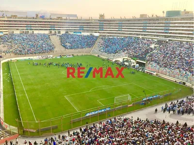 Palco En Tribuna Occidente En El Estadio Monumental De Universitario Deportes