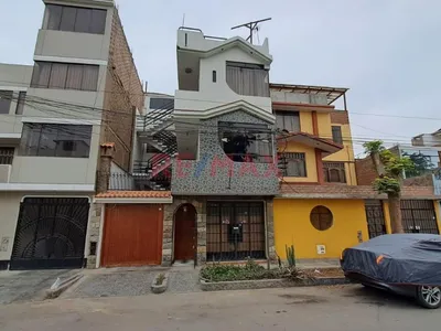 Venta de Casa en Los Olivos - Lima 14 Dormitorios 