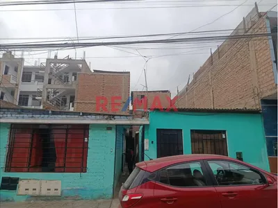 Casa En Venta - 3 Pisos De Estreno - Urbanizacion