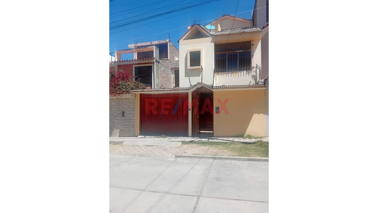 Alquiler De Linda Casa