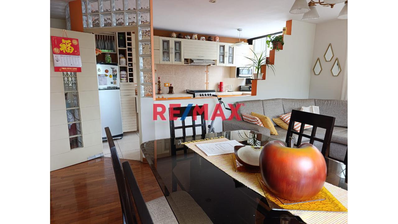 Vendo Departamento En 2Do Piso Sin Ascensor, Frente Al Jardin Botanico, Urb. La Merced Etapa Ii, Area 69.90 M2, Us $ 98,000 Dolares