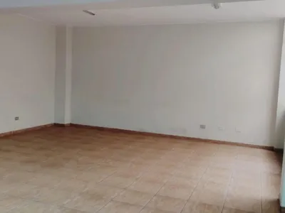 Alquiler de Oficina en Surquillo - Lima 3 Dormitorios 