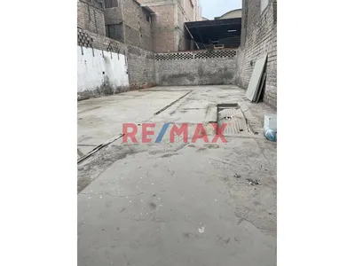 Alquiler Terreno Comercial En Gamarra – 300 M2