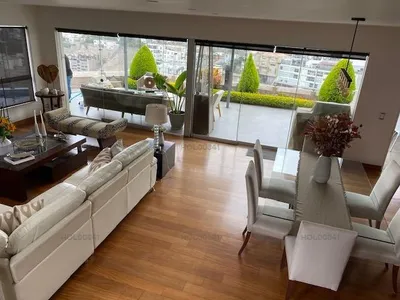 Casa en venta · Casuarinas Sur, Santiago de Surco · 205 m², 4 dorm.