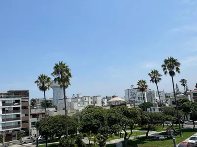 Venta de Casa en Santiago de Surco - Lima 5 Dormitorios