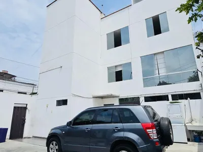 Venta de Casa en Santiago de Surco - Lima 7 Dormitorios