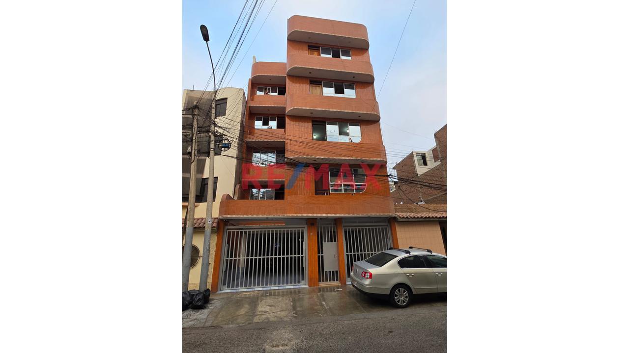 Venta De Departamento Mas Cochera En San Miguel