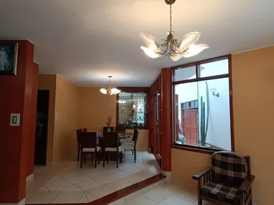 Venta de Casa en Victor Larco Herrera - Trujillo 5 Dormitorios 