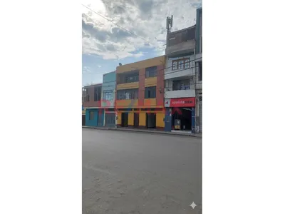Se Vende Casa Comercial Frente Al Mercado La Union - Trujillo A.C: 361M2 - $230,000