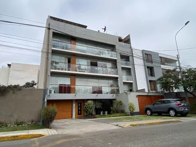 Venta de Departamento en Santiago de Surco - Lima 3 Dormitorios 