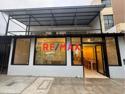 Venta De Casa En Avenida Carlos Valderrama Urb Primavera Con 2 Locales Comerciales