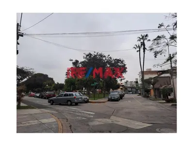 Venta Terreno Frente A Parque Santiago De Surco
