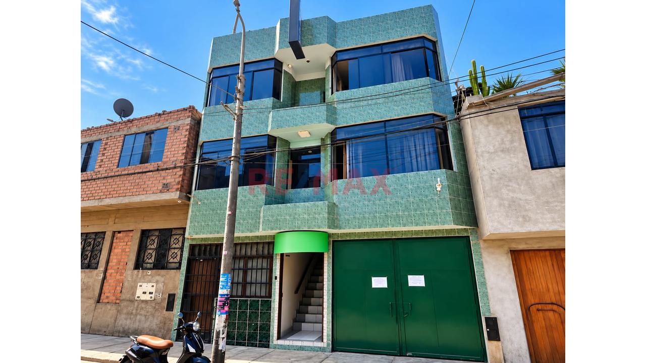 🏢 Casa Con Proyeccion Comercial De 3 Pisos En Venta – San Juan De Miraflores