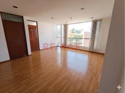 🏡 ¡Departamento En Venta En Urb. Rosario Ii – Frente A Parque! 🏡