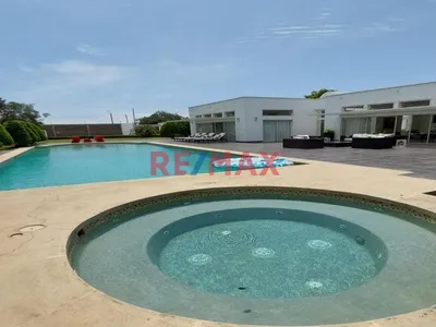 Venta de Casa en Lurín - Lima 8 Dormitorios