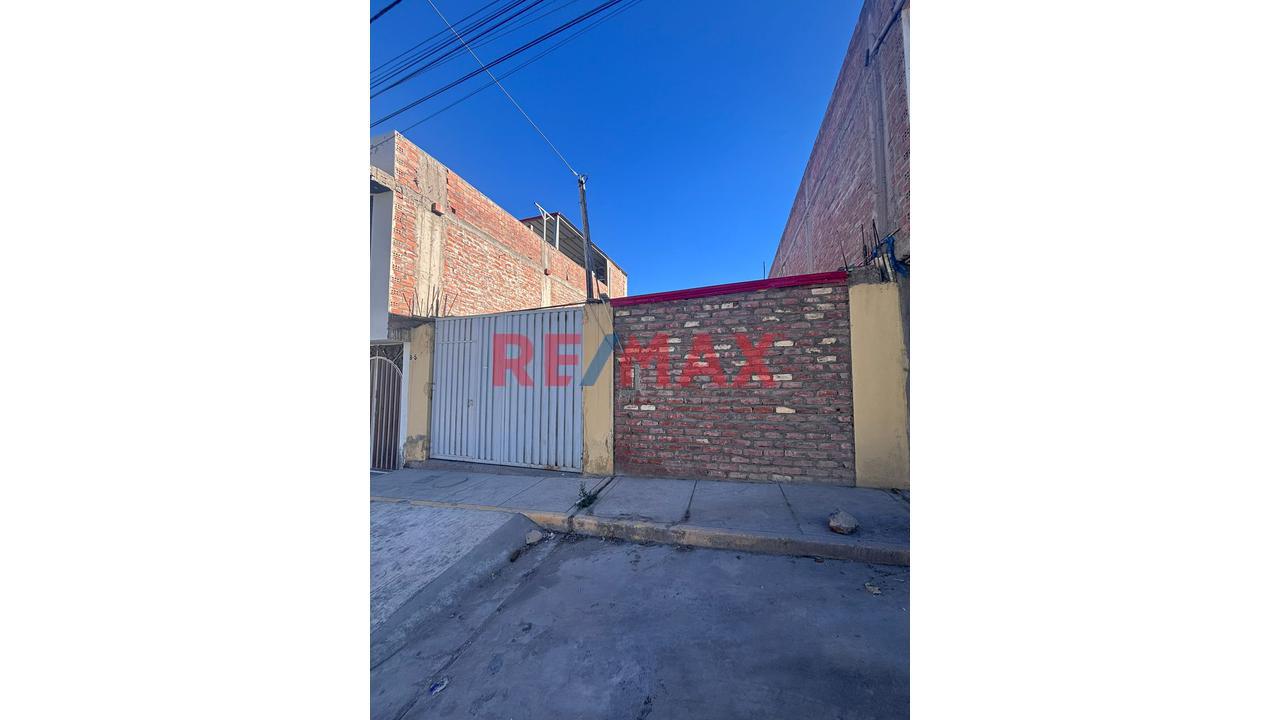 🏡 ¡Terreno Urbano Con Construccion De Drywall En Venta – Cerro Colorado!