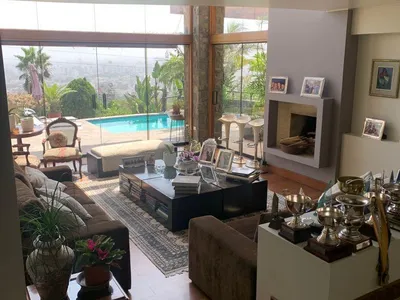 Venta de Casa en Santiago de Surco - Lima 5 Dormitorios