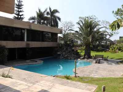 Venta de Casa en Santiago de Surco - Lima 5 Dormitorios 