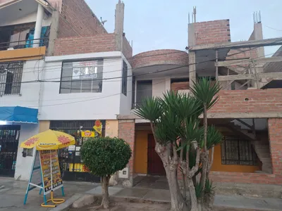Venta De Extensa Vivienda En 2Do Piso Frente A Parque En La Perla Callao Ac: 232 Mt2 Ao: 310 Mt2