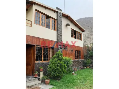 Venta De Hermosa Casa En Chaclacayo – Urb. El Cuadro