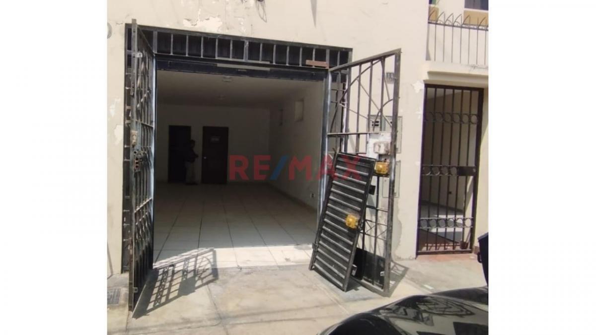 Venta de Local Comercial en Santiago de Surco - Lima 1 Dormitorio 