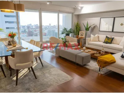 Exclusivo Departamento En Venta En El Corazón De San Isidro, Con Vista Privilegiada Al Golf