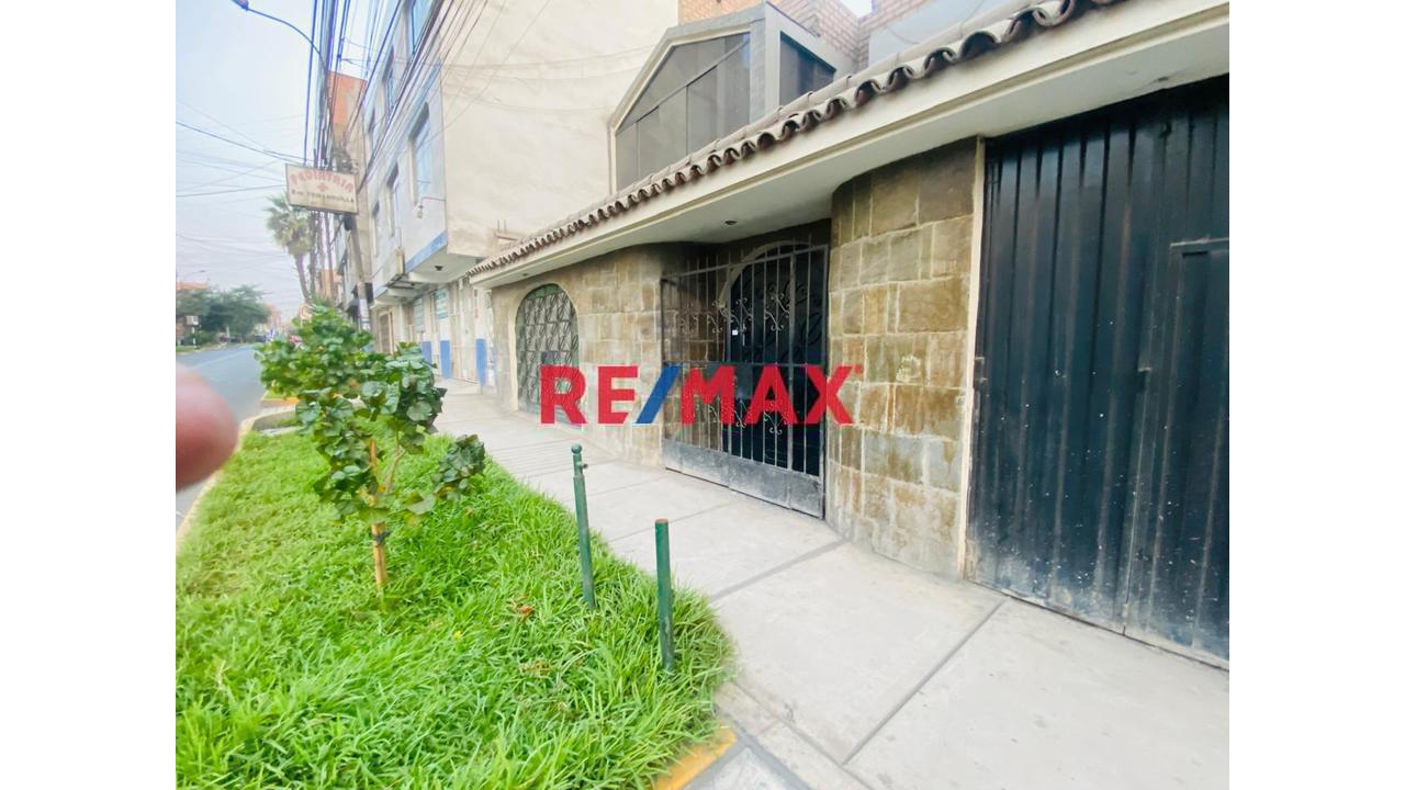 Venta De Casa Ate. Espacio Que  No Se Encuentra En Lima