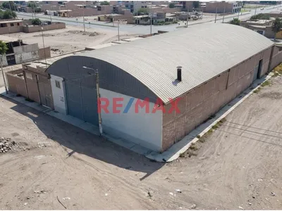 Almacen En Venta 400M2 En Urb. La Parada